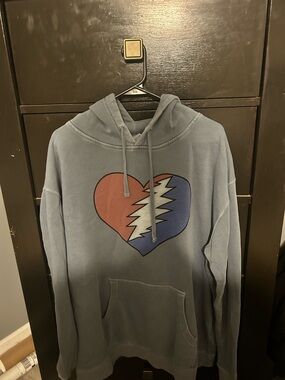 Light Blue Men's Pullover Hoodie with GratefulDead lightening bolt/heart
